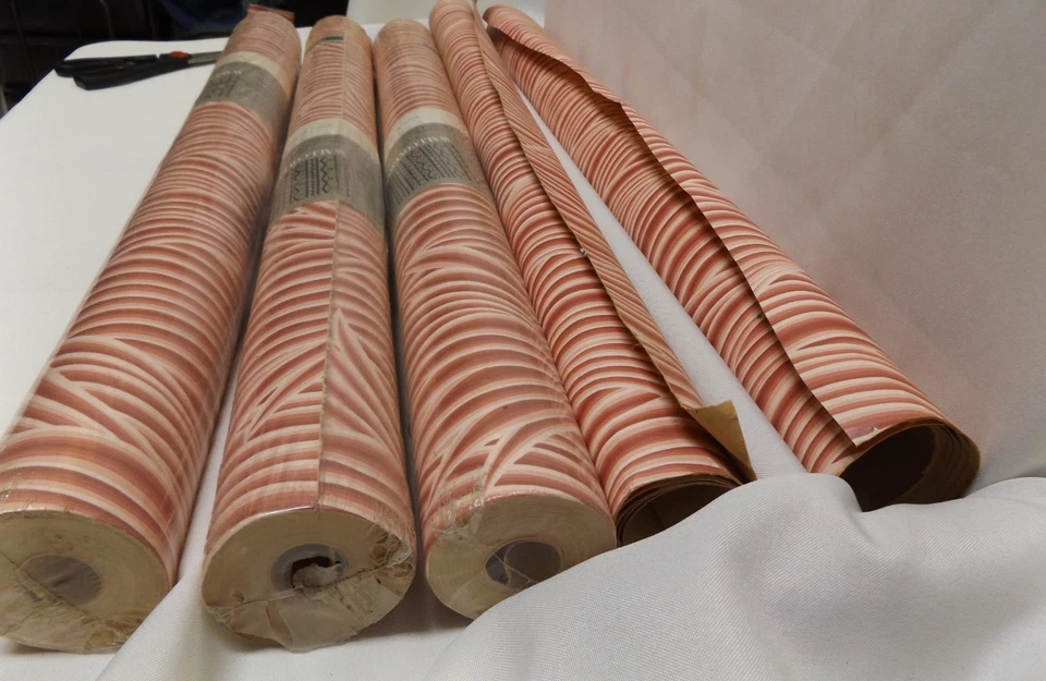 Papel pintado de colección ART DECO borgoña y crema 3 rollos dobles, 27" de ancho Foto 4 de 4