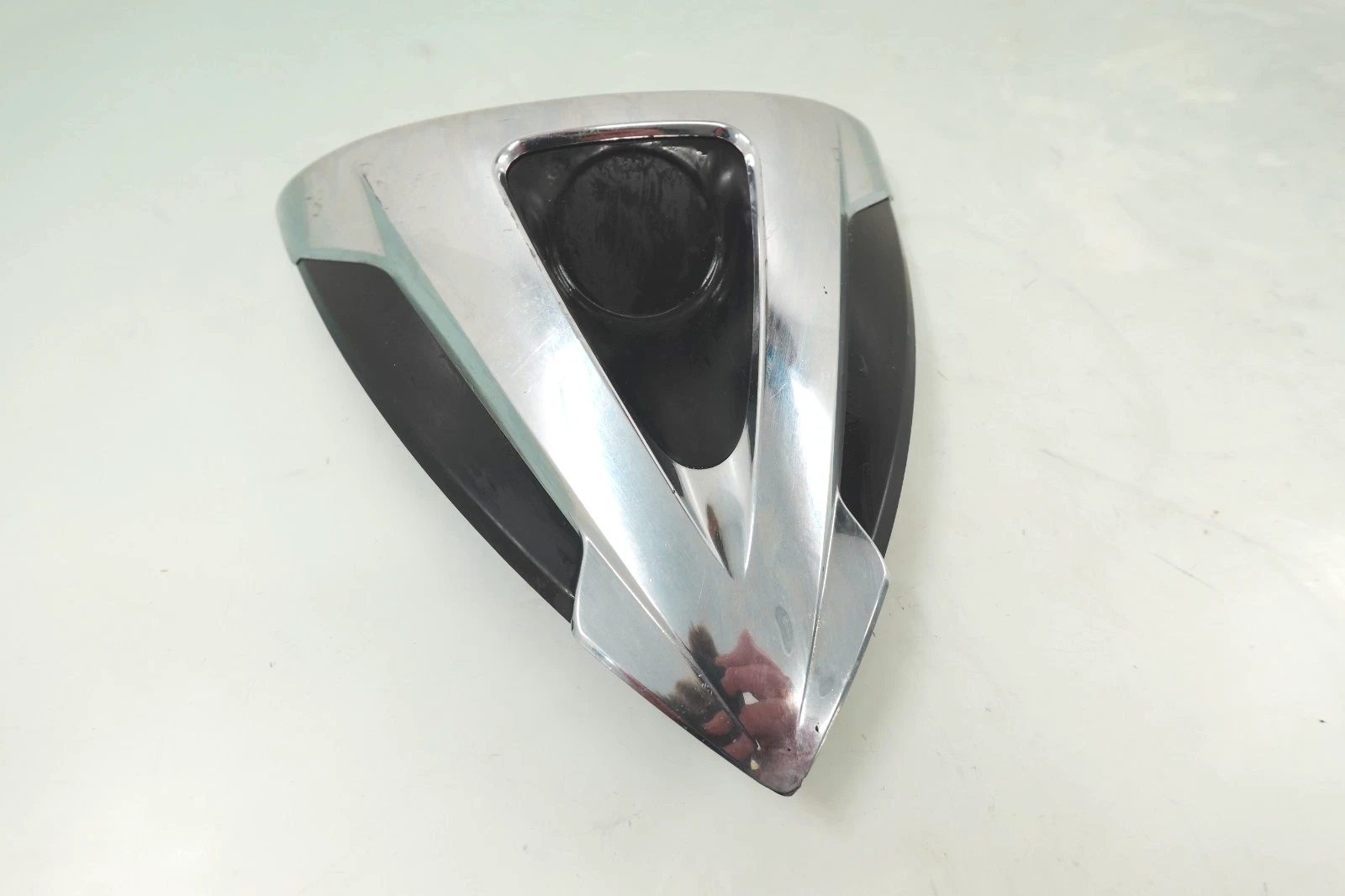 2002-2006 Sea-Doo GTX DI 947/951 OEM Hood Storage Chrome Grill Trim 269500994