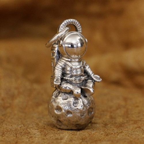 LINSION 925 Sterling Silver Astronaut Pendant Charms Earth Protector TA331A JP - Picture 2 of 12