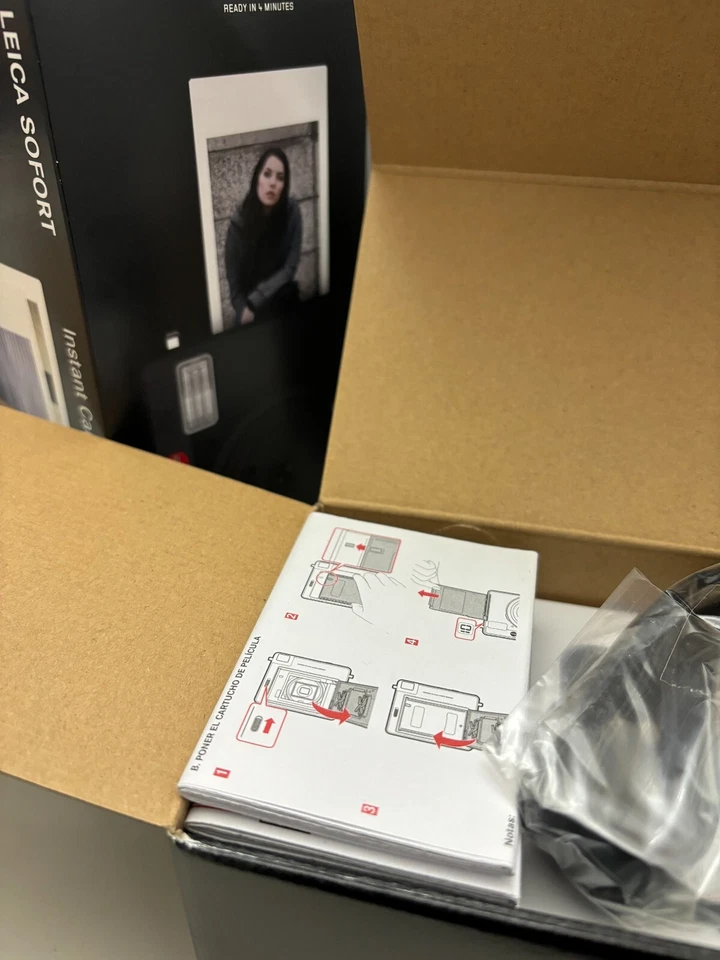 🚀🎁《MINT w/BOX STRAP》Leica Sofort Black 19111 Instant FIlm Camera From JAPAN✈✈✈ - Image 2 of 4