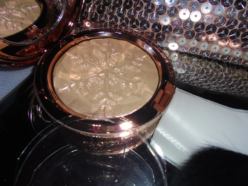 Mac Snow Ball Face Bag Peach Show Gold Puder + Pinsel+ Tasche limitiert sold out - Bild 4 von 4
