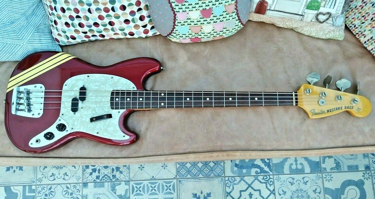 fender mustang bass case
