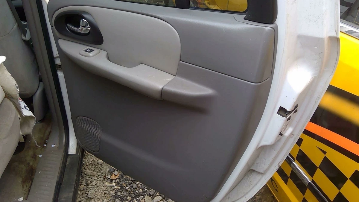2005 Chevy Trailblazer Ext Right Rear Door Panel Gray 129