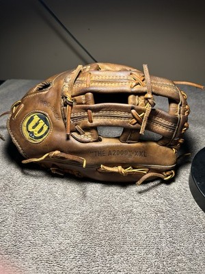 Wilson The A2000 XXL Softball Baseball Glove USA RHT 13'' Fully Relaced! Repaired