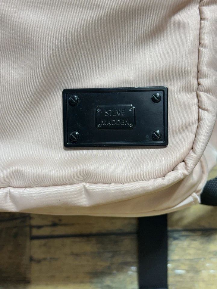 NUEVO -Mochila Steve Madden Mini Force con bolsa para muñeca. Beautiful Pink Co Foto 2 de 4