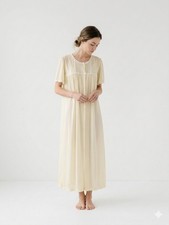 Vintage Carriage Court nylon night gown cream/pale yellow Size Medium B-8