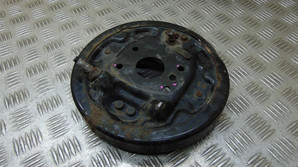 Tambor disco freno trasero pasajero izquierdo mitsubishi mirage n/s 1.2 gasolina 2013-22N Foto 2 de 3