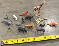 Lot 15 Hong Kong Plastic Animals Various Sizes 1-3