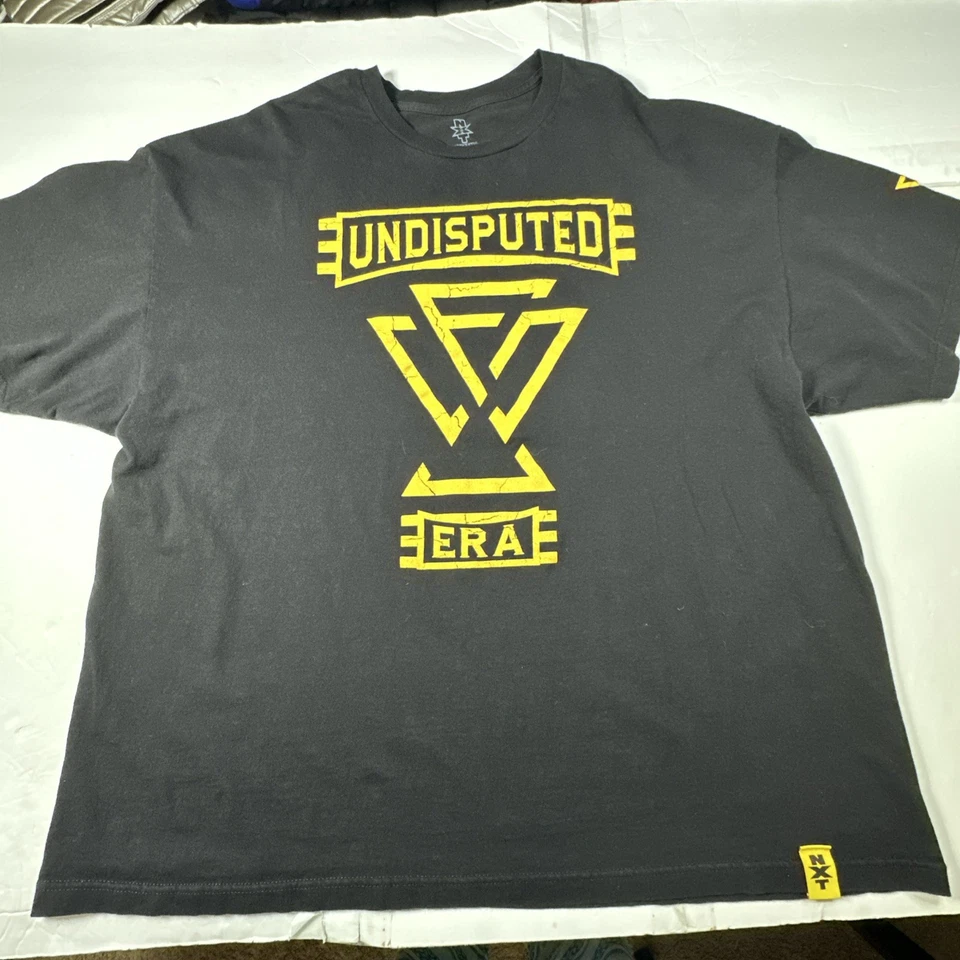 Camiseta WWE NXT Undisputed Era Adam Cole Roderick Fuerte Negra 3X #2285 Foto 2 de 4