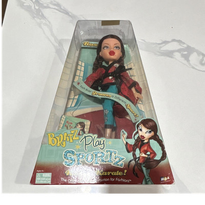 Bratz Play Sportz Roxxi Karate Fashion Doll 10in Blue Eyes Brown Hair 296669