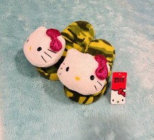 NWT Girls Hello Kitty Slippers Camo Plush Slip On Sanrio camo/Pink sparkle 11/12