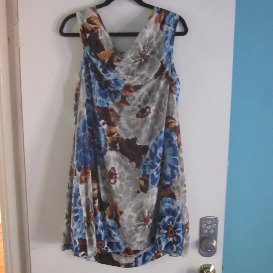 Vestido floral Walter para mujer de seda línea A cuello drapeado midi sin mangas hasta la rodilla Foto 2 de 4