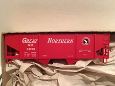 HO Accurail 2302 Great Northern Canton Twin 2-Bay Hopper Kit GN #73100