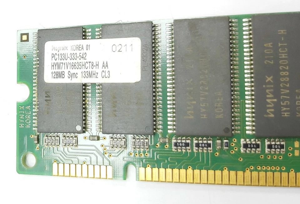 Hynix PC133U-333-542 HYM71V16635HCT8-H AA 128MB Sync 133 MHz CL3 SD RAM Memory - Image 3 of 4