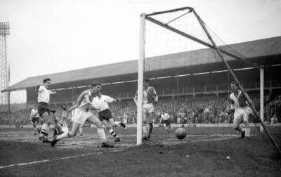 Keith Newton Of Blackburn Rovers Reacts 1962 Old Football Photo