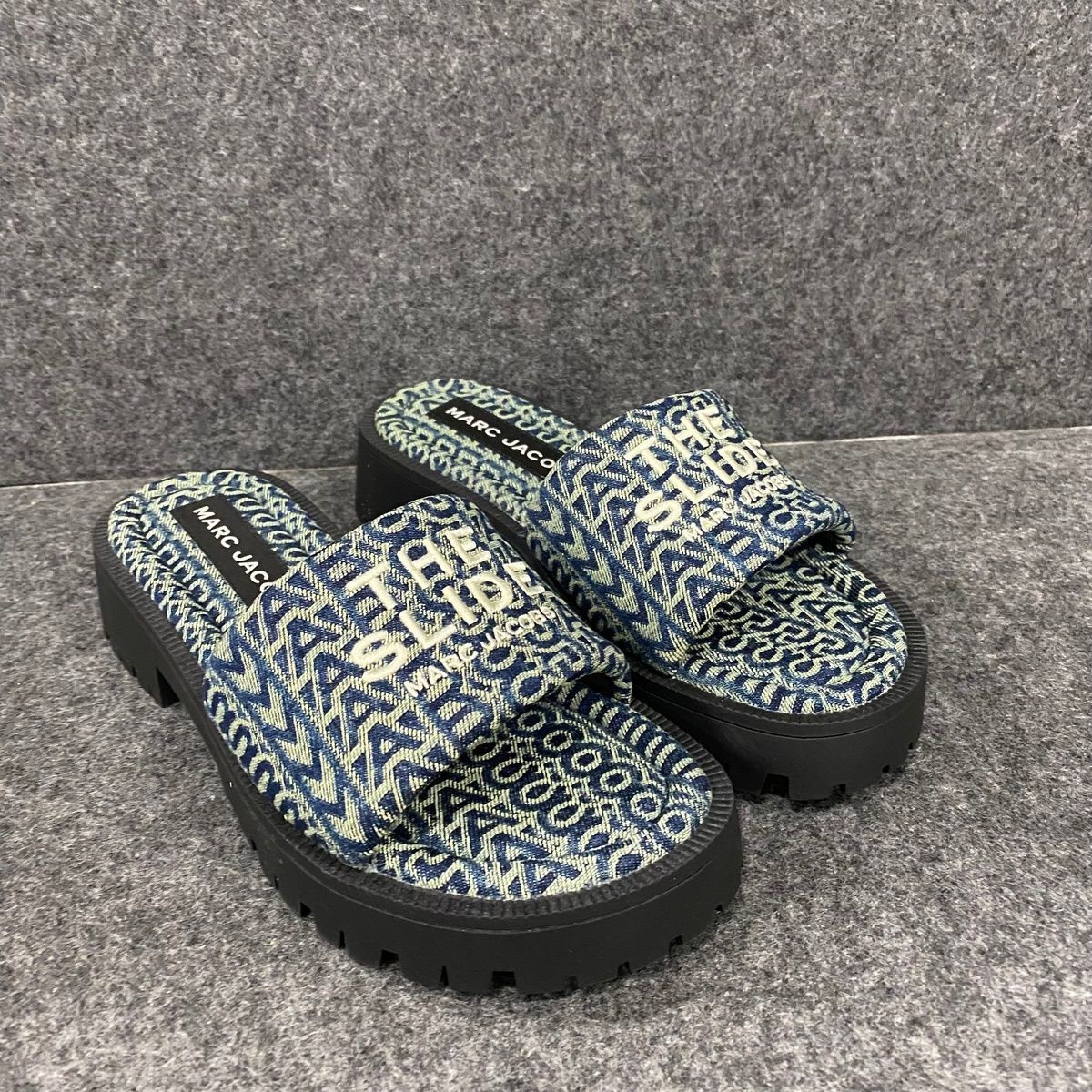 Marc Jacobs The Denim Monogram Slide Women's Size US 6 Sun