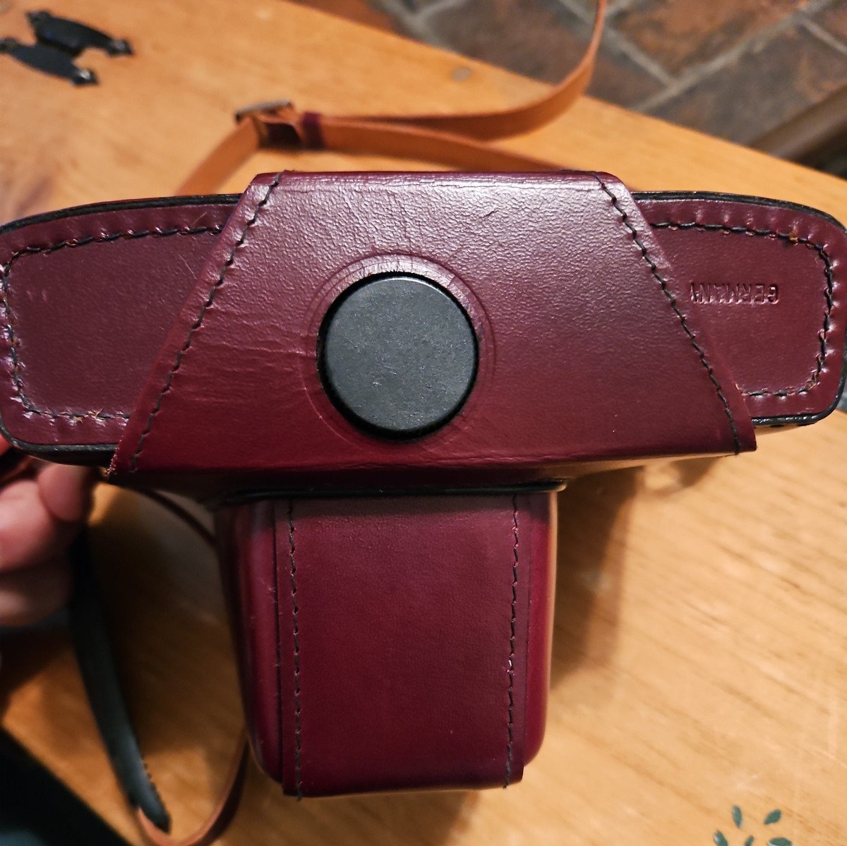 Leitz Wetzlar Burgundy Leather Case 14504 for Leicaflex SL, SL2
