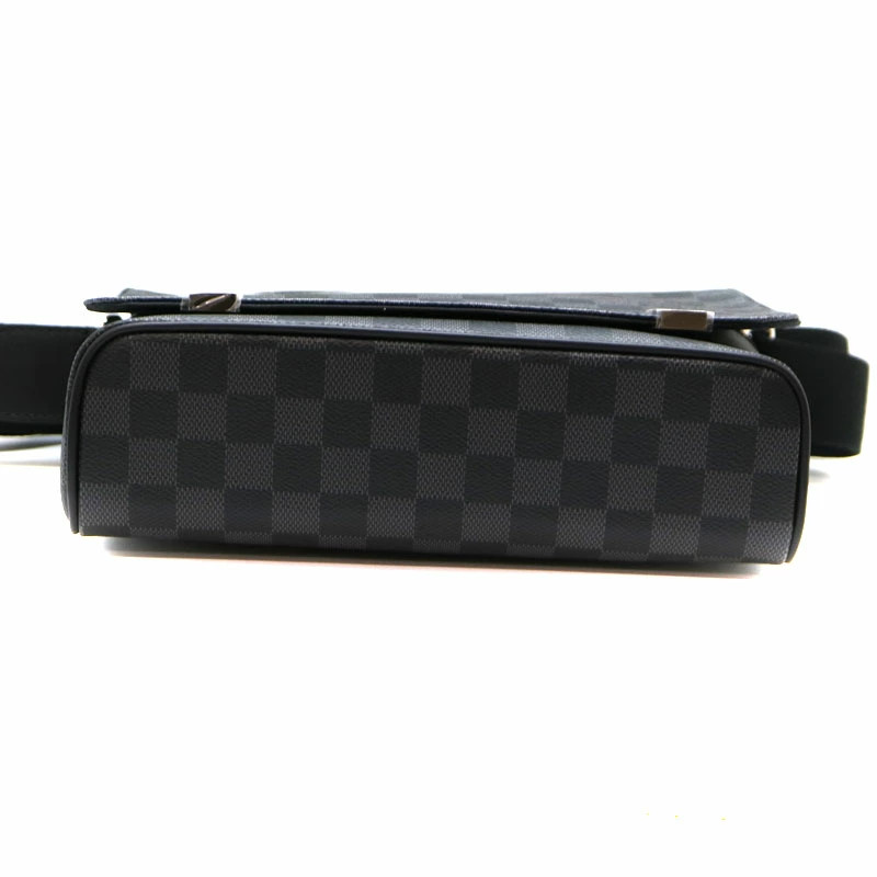 LOUIS VUITTON District NM Damier Graphite Black Gray Messenger Bag LV image 5