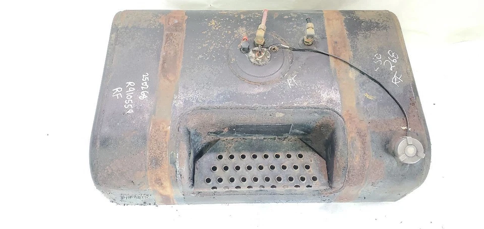 2000 International 4700 dt466 OEM 7.6L Diesel 50 Gallon Front Right Fuel Tank - Image 2 of 4