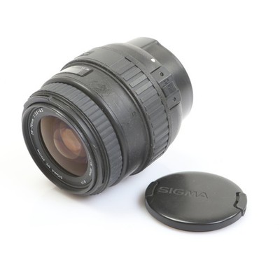 Sigma AF 3,5-4,5/28-70 Multi-Coated Zoom f. Canon EF + Defekt (278667)