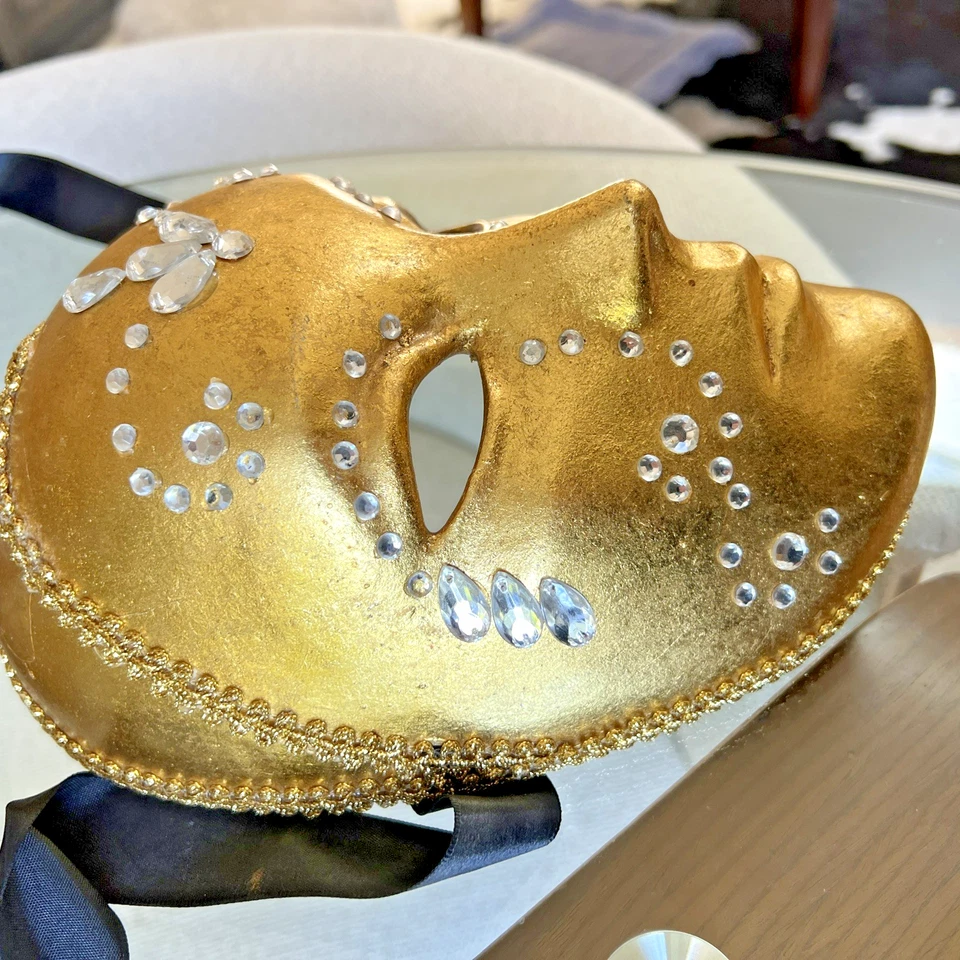 Máscara de Mardi Gras Colección Katherine • Diseño Retirado• Oro Diamante Halloween Foto 2 de 4