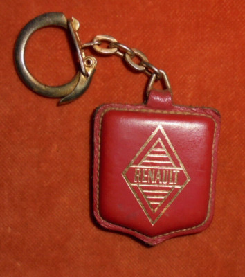 Renault Logo Grand Gaage Billiar Sarrebourg Keychain - Genuine Leather Red Gold
