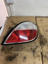 VAUXHALL ASTRA H MK5 DRIVERS OFFSIDE RIGHT SIDE REAR LIGHT 5 DOOR MODEL XBF33