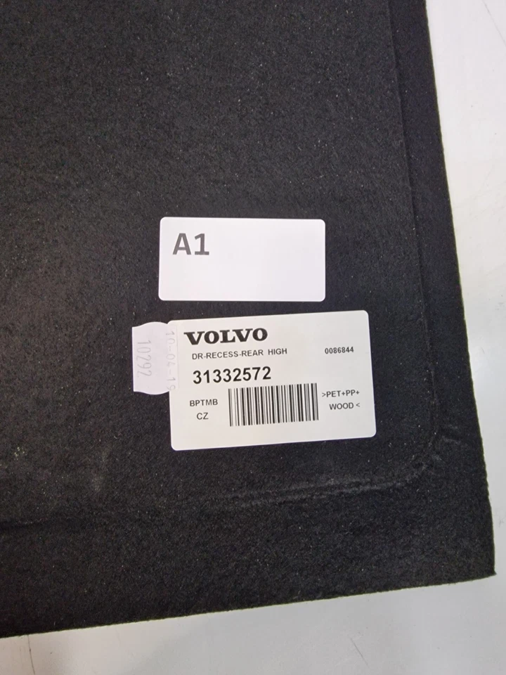 VOLVO V40 REAR TRUNK BOOT FLOOR CARPET LINER 31332572 2012/2020 - Image 2 of 2