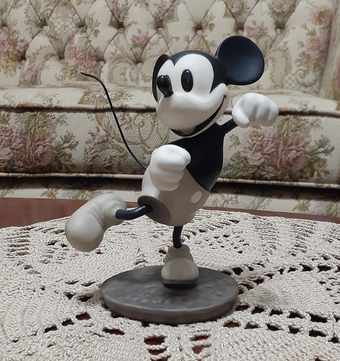 Disney~WDCC~THE DELIVERY BOY~MICKEY~HEY MINNIE, WANNA GO STEPPIN