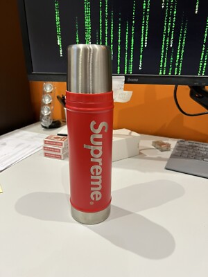 Supreme Stanley 20 Unzen vakuumisolierte klassische Flasche rot FW19 100 % authentisch 