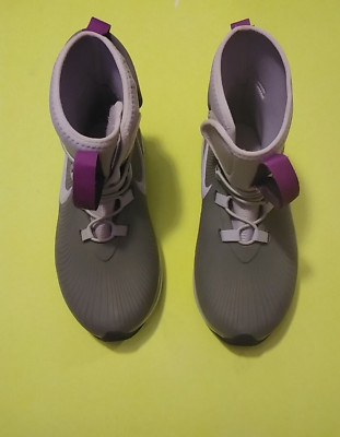 Nike Boot Kids US Shoe Size 1Y (BQ5381 003) Grey/Violet  NICE! NEW LOWER PRICE! 