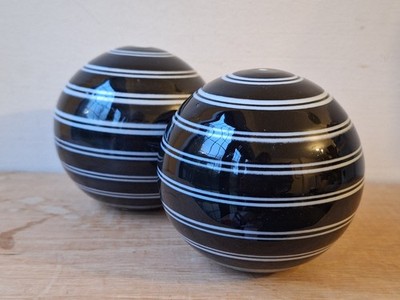 Vintage Keramik Kugel gestreift Deko Teppich Kugeln schwarz weiß 7 cm 2er Set