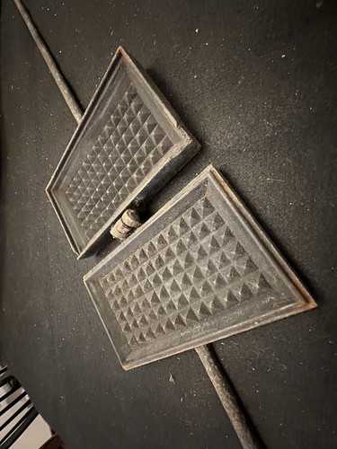 Antique Early 19th Century Hand Forged Fireplace Hearth Waffle Maker Iron - Picture 6 of 11