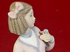 NAIVE LLADRO #7644 " INNOCENCE IN BLOOM " WOMAN w/FLOWERS-EXCELLENT/MINT w/O.B — photo 7