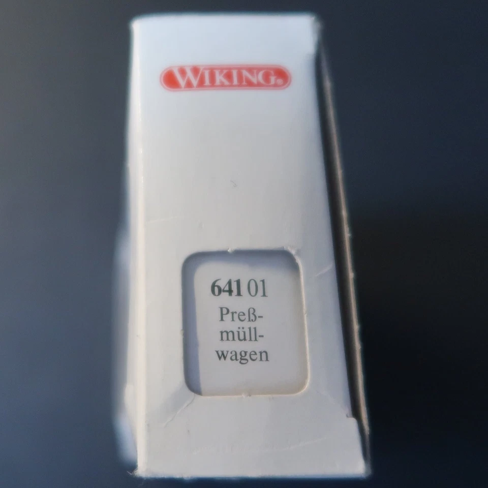 WIKING 641 01 - MB Preß-Müllwagen ALBA [Berlin]  (Modellauto H0 1:87) - Bild 2 von 2
