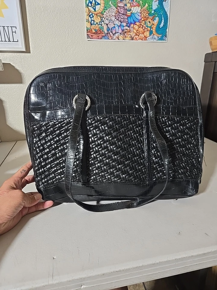 Cartera de cuero negra tejida Coldwater Creek / Equipaje de mano / Bolso para computadora portátil / Bolso mensajero Foto 2 de 4