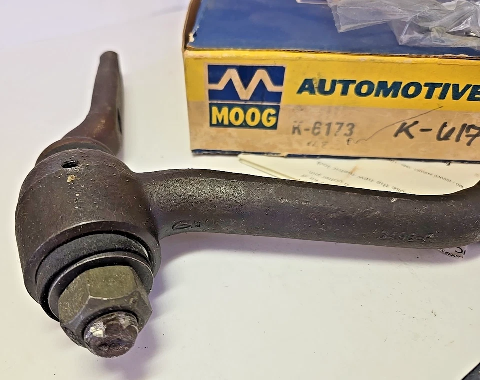 Brazo ralentí Moog K6173 1980-88 Olds Cutlass, Buick Regal, Chevy Monte Carlo Foto 2 de 3