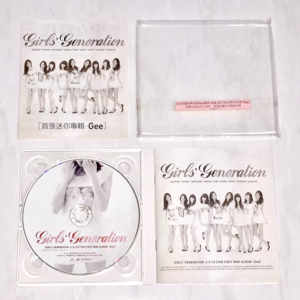 Girls' Generation SNSD 2009 The 1st Mini Album Gee Taiwan