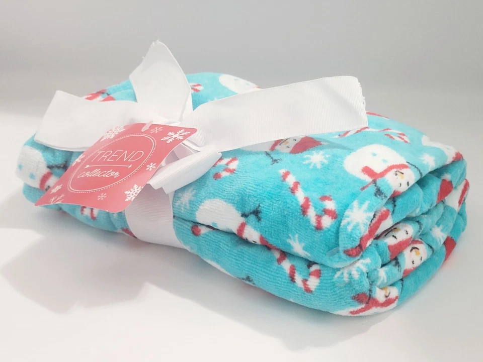 Paquete de tela de costura y artesanía precortada Create It 18"x30", gnomos navideños, Foto 3 de 4