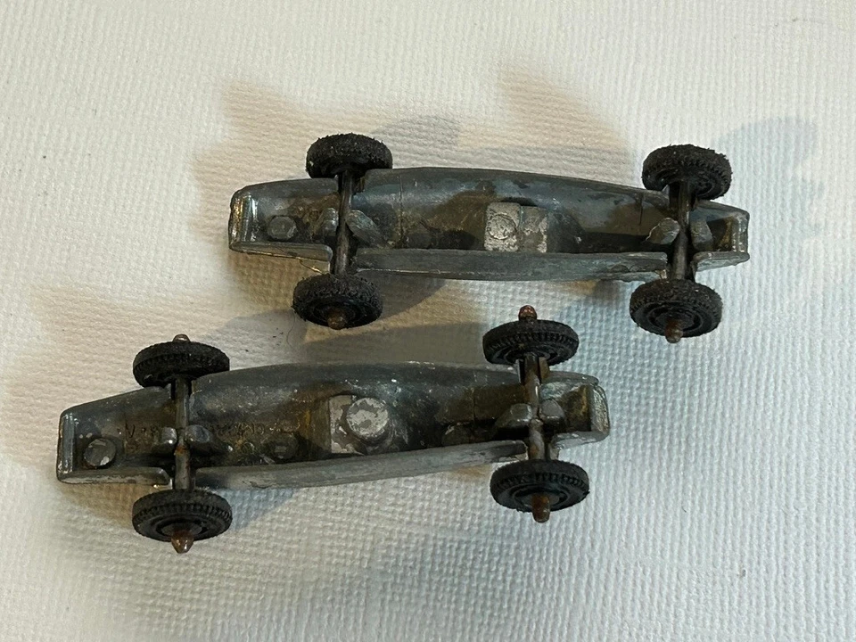 DOS coches de fórmula de carreras Indy de juguete Tootsie diecast vintage #12 Foto 4 de 4