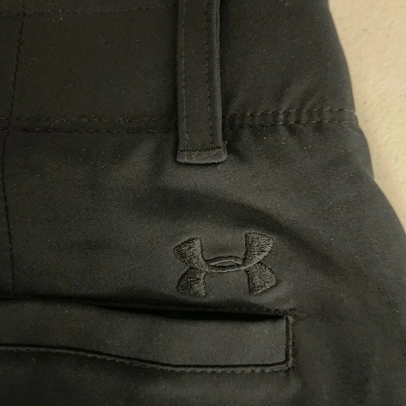 Under Armour Women’s Fitted Shorts Size 4 HeatGear Black Flat Front Pockets Golf thumbnail 7