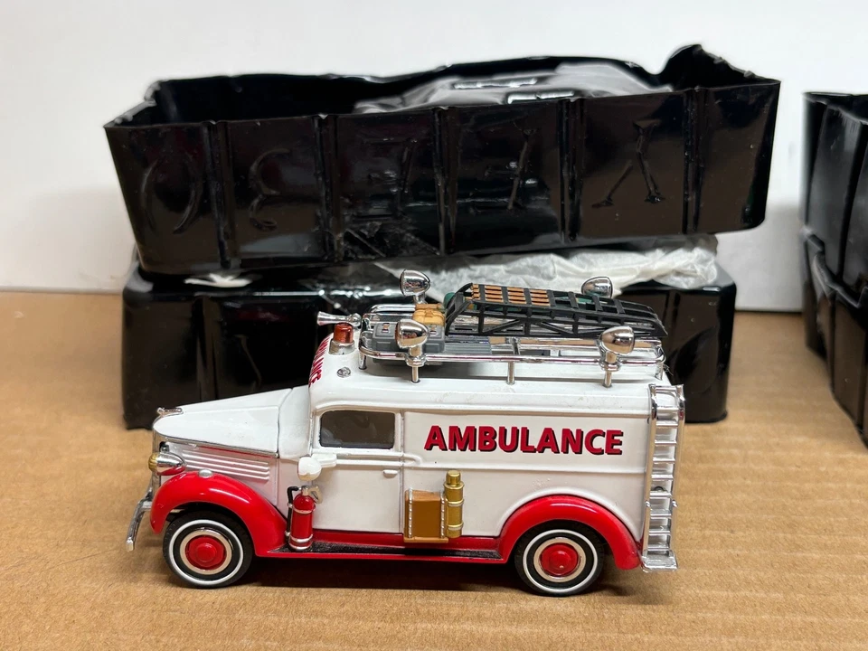 Matchbox Models of Yesteryear Lot YFE30 1937 GMC Van YFE28 1932 Ford AA Trk Used - Image 2 of 4