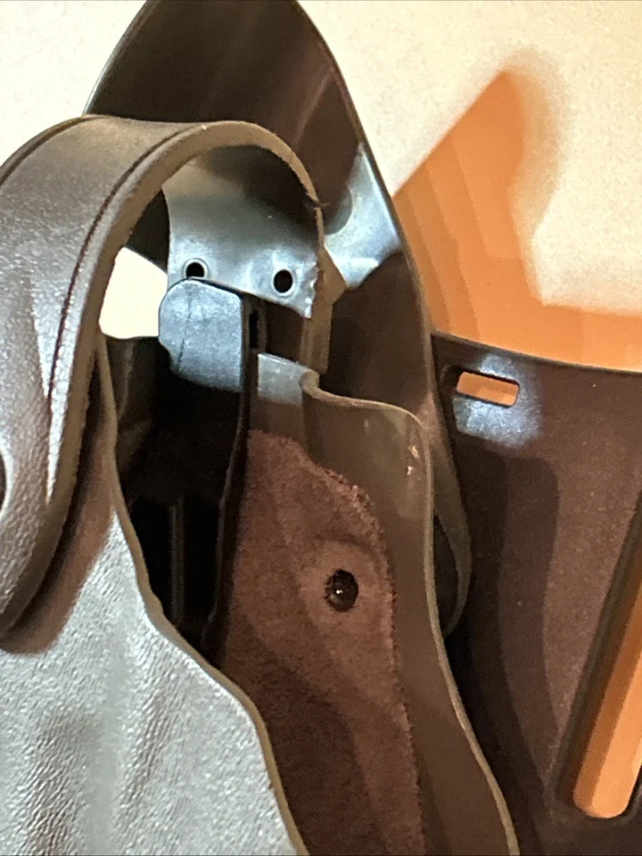 Safariland 6360 Lev3 STX Duty Holster Glock 19 23 w/ Light LH, Green - Image 3 of 4