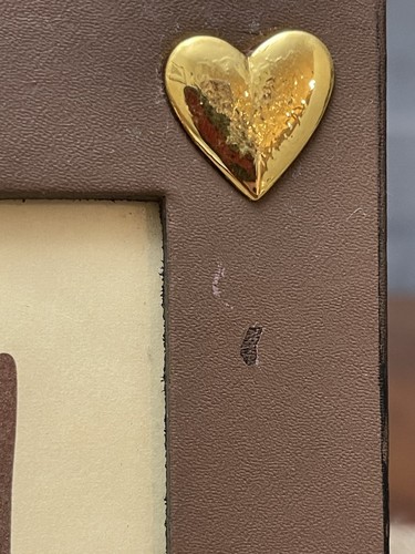 Vintage Picture Frame w/ Metal Brass Heart Appliqué – 6.5x5" – Made in Taiwan - Picture 6 of 7