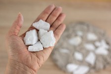 2500 g Alabaster kleine St&uuml;cke Bruch f&uuml;r Schmuck Handschmeichler Schatzsuche