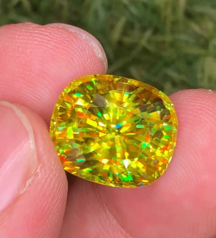 Cushion Cut 4 Ct Natural Full Fire Sphene Titanite Gemstone For Jewellery A++ - Image 2 of 4