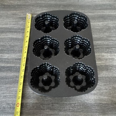 Nordic Ware 6-Cup Nonstick Aluminum Muffin/Cupcake Pan, Black, Round