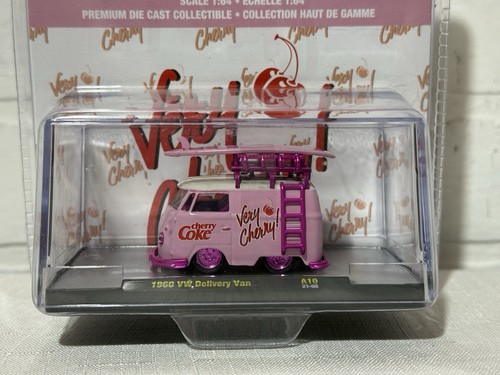 1:64 CHASE M2 Machines 1960 VW Delivery Van Cherry Coke Pink 1 of 750 - Picture 2 of 11