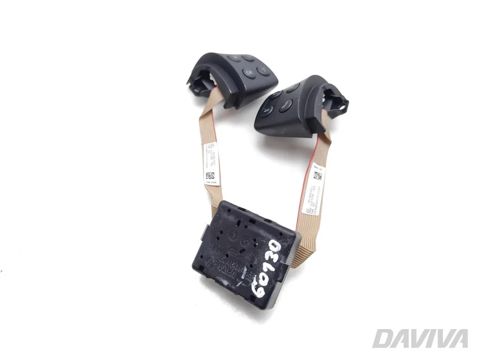 VW Tiguan Bouton de commutation multifonctionnel au volant 2010 SUV 4/5dr Diesel - Photo 4/4