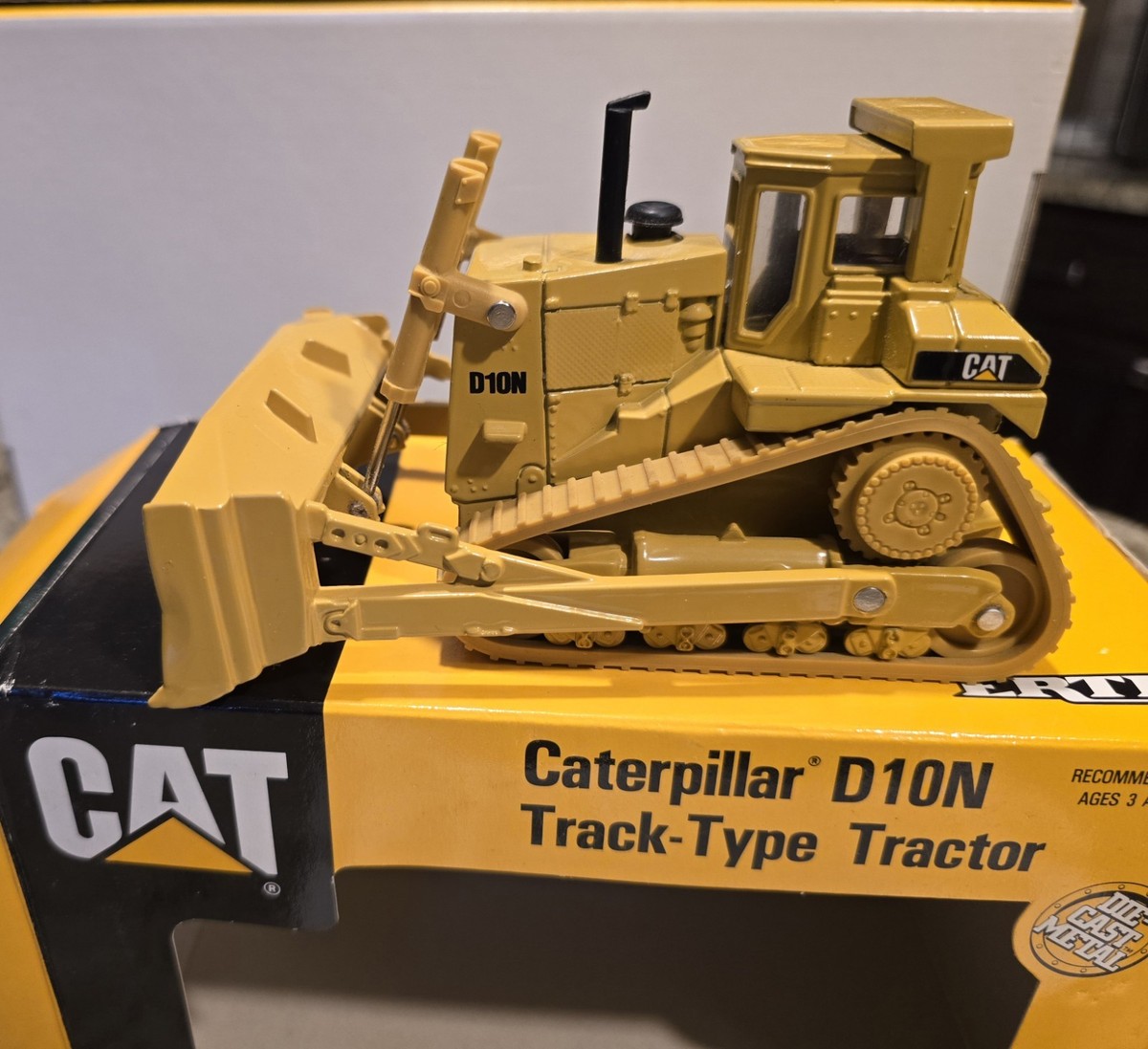 CAT D10N Tractor ノースコット社製 1/50スケール 1/50 Caterpillar D10N Track-Type Tractor - Norscot